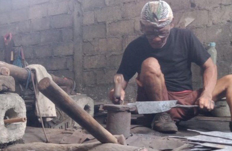 Jelang Idul Adha, Perajin Pisau di Polanharjo Klaten Kebanjiran Pesanan