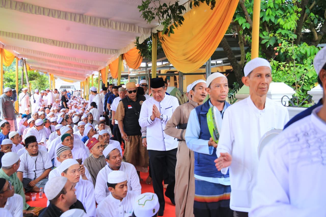 Wagub Sumsel Cik Ujang Ajak Masyarakat Teladani Perjuangan Ulama di Haul Akbar KH Ali Umar Thoyib