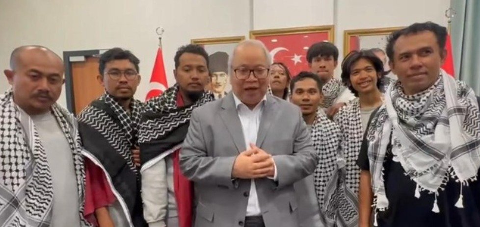 9 Relawan WNI Global Sumud Flotilla Bebas dari Tahanan Israel, Tiba di Turki untuk Pemulangan